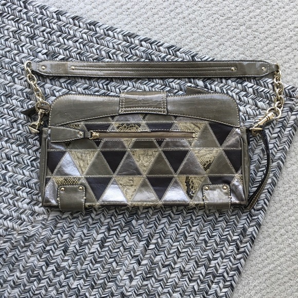 Guess - Convertible Shoulder & Clutch Purse - Picture 3 of 4